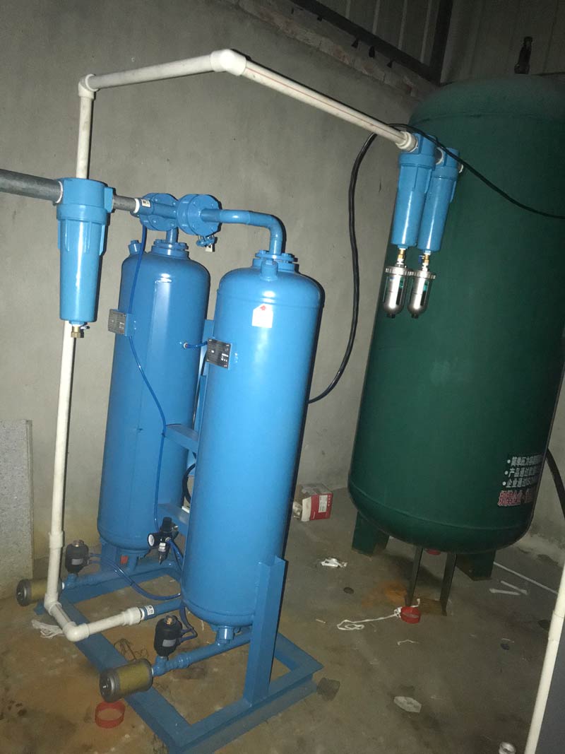 為什么在吸附干燥機進氣口要裝設(shè)過濾器？